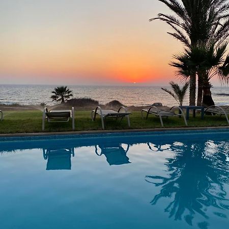 Kymmates Beach Front Villas Paphos Exterior foto