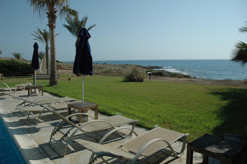 Kymmates Beach Front Villas Paphos Exterior foto