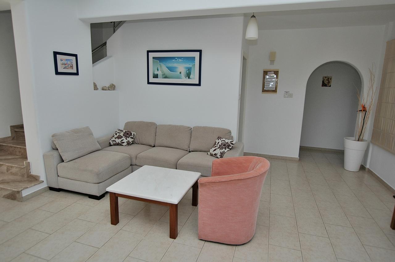 Kymmates Beach Front Villas Paphos Exterior foto