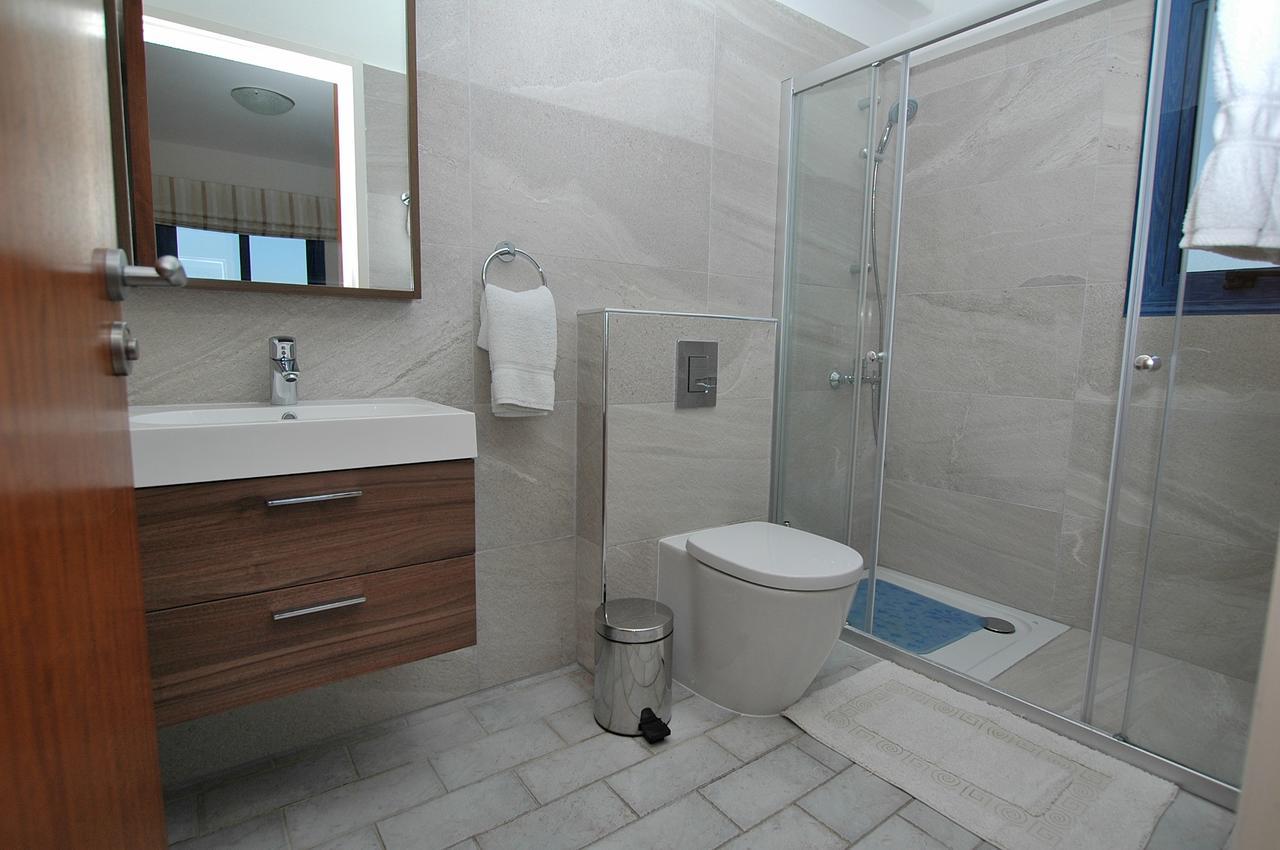 Kymmates Beach Front Villas Paphos Exterior foto